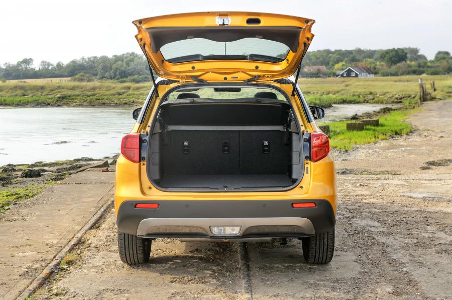  Suzuki Vitara SZ5 with Accessories 2019 года  (UK) (фото 21 из 27)